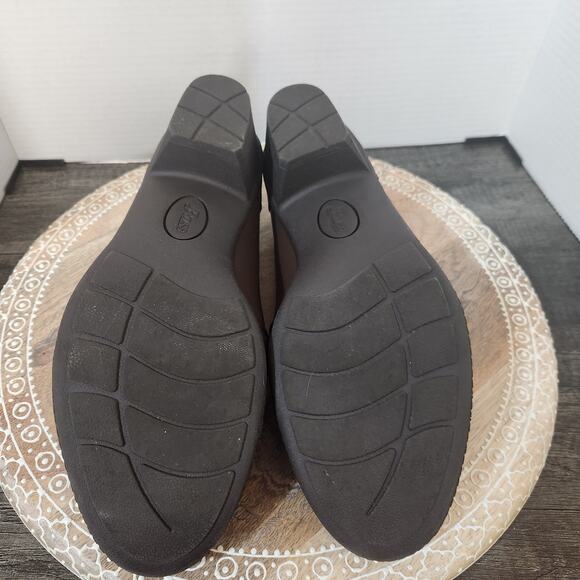 NWOT Bass Brown Faux Vegan Leather Blair Go to Comfort Slip on Shoes Women 8.5 - Picture 8 of 8